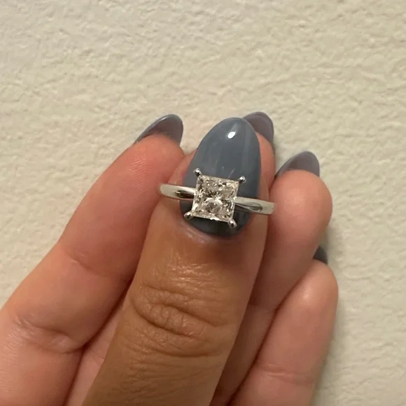 1 CT. Princess-Cut Diamond Solitaire Engagement Ring – 14K White Gold Sz 7 - Picture 8 of 12